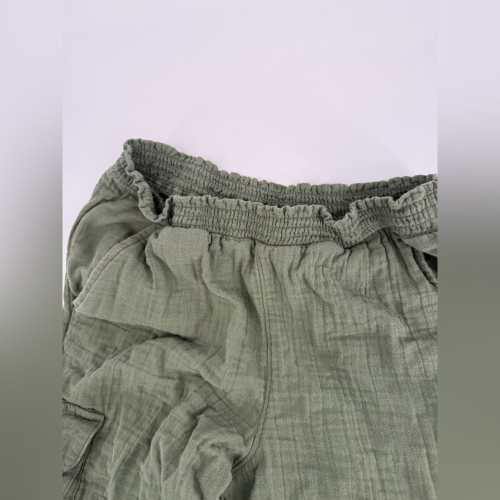 Old Navy Olive Cargo Pants - Picture 9 of 10